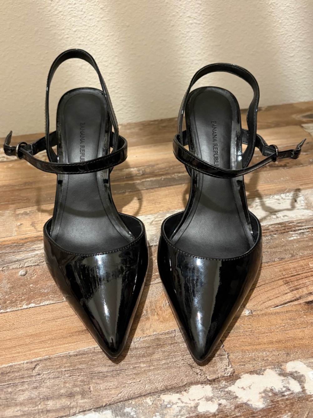 Never Worn! Banana Republic Black Patent Leather Pointed Slingback Heels.